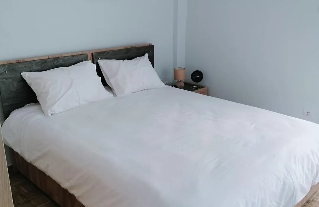 Mykali'S Cozy Apartment-1