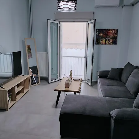 Mykali'S Cozy Apartment-3